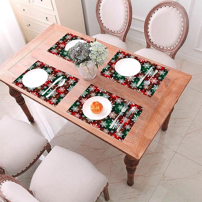 PVC Placemats Set of 4 Wipeable Table Mats Washable Heat Resistant Non Slip Vinyl Dining Table Mat for Kitchen Indoor Outdoor Patio Farmhouse Place Mats Grid Green Red Xmas Decorative