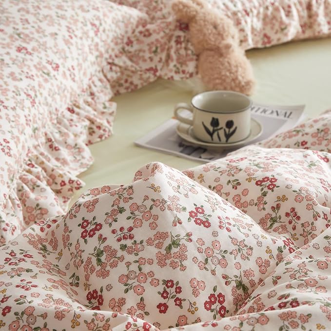 VM VOUGEMARKET Girls Comforter Set with Pink Red Flower Pattern Elegant Floral Bedding Comforter with 2 Ruffle Pillow Shams Cottagecore Comforter Set (3 pcs,Twin XL)