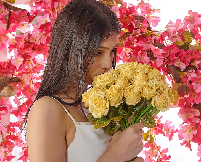 Rose Artificial Flower 28pcs Realistic Faux Silk Roses Fake Flowers Bouquets Arrangements Decor for Wedding Spring Mother's Day, Home Table Decorations, Yellow Flower