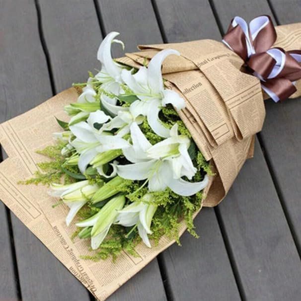 LeZakaa 20 Sheets Kraft Newsprint Flower Wrapping Paper -Reversible Floral Bouquet Paper -Black Font Kraft Newsprint Design for Valentine's Day, Mother's Day, Parties, Birthdays, Weddings, Baby Shower