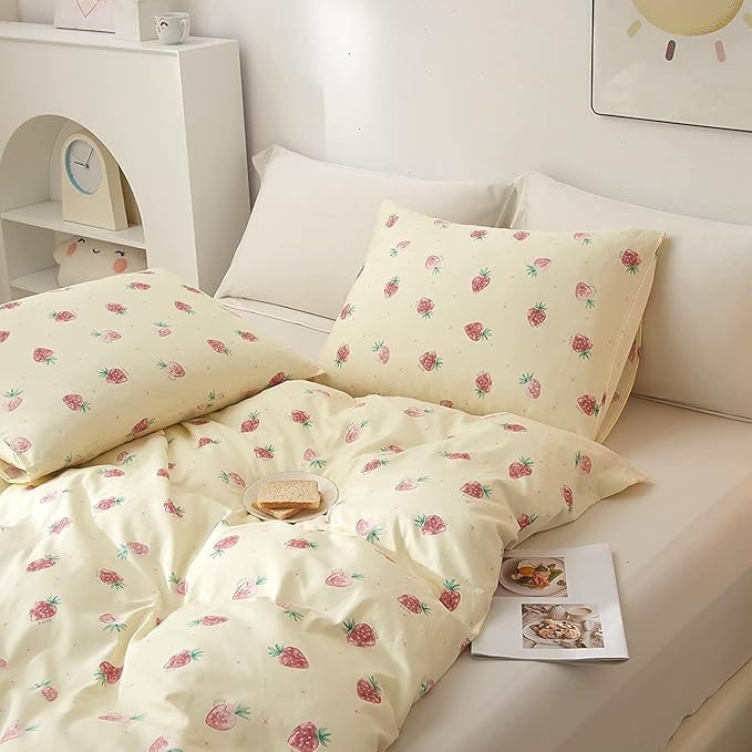 Cute Girls Strawberry Comforter Set Twin XL Fluffy Soft Kawaii Comforter Strawberry Fruit Bedding Comforter for Kids Teens Strawberry Printed Comforter Toddler Children Comfy Twin XL Comforter Set