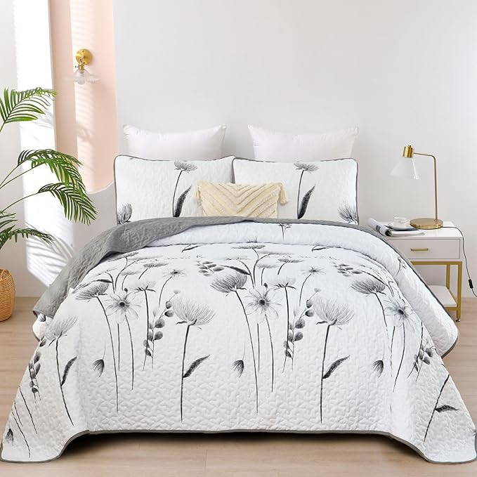 Dinjoy Floral Quilt Set California King Size,Gray Bedspread Farmhouse Bedding Set Soft Lightweight Quilts 3 Piece White Oversized Flower Plant Bed Cover Sets for Fall Winter (Cal King,106"x95")
