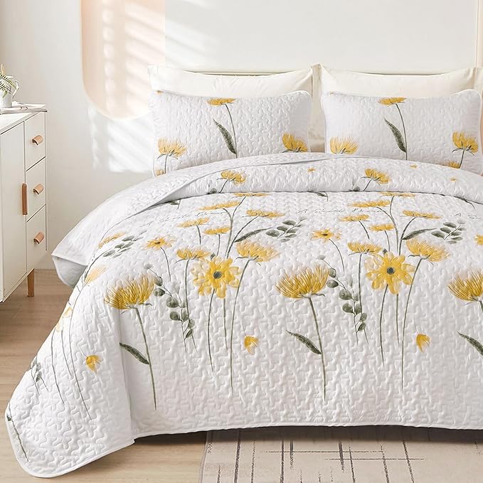 Dinjoy Floral Quilt Set California King Size,Yellow Flower Bedspread Farmhouse Fall Bedding Soft Lightweight Summer Quilts 3 Piece White Oversized Bedspreads Bed Sets (Cal King,110"x96")