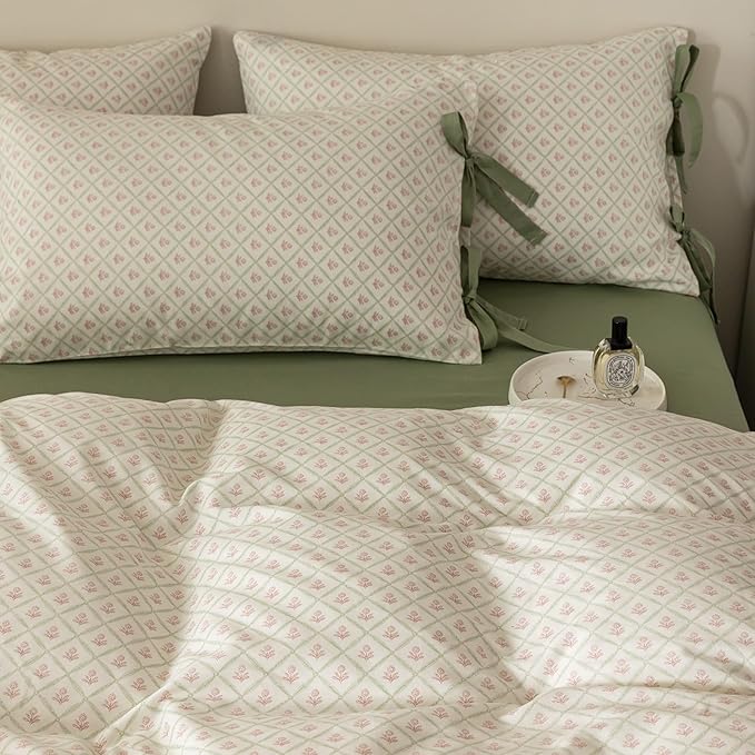 VM VOUGEMARKET Green White Comforter Set Queen with Red Flower Plaid Prints,3 Pieces Cottagecore Bedding Set,Aesthetic 1 Comforter with 2 Bowknot Pillowcases for Girls Women 90x90 Inch