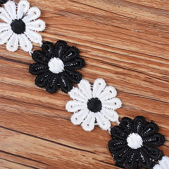 15 Yards Daisy Flower Lace Trim Embroidered Floral Lace Sewing Trim Ribbons for Embellishment Craft Dress Hair Accessories Decorations(Black/White)