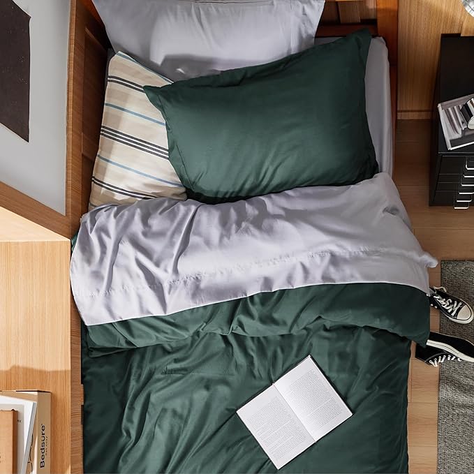 Bedsure Duvet Cover Twin/Twin XL Size - Soft Double Brushed Bedding Set for Kids & Adults, Zipper Closure, 2 Pieces, Includes 1 Duvet Cover (68"x90") & 1 Pillow Sham, NO Comforter, Forest Green