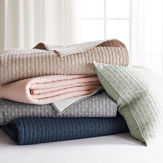 Levtex Home Cross Stitch Reversible Twin XL/Twin Quilt Set (68x86in) with 1 Pillow Sham (26x20in) - Stitch Texture - Navy - Cotton Twin/Twin Size Quilt Bedding Set - Lightweight, Soft, Pre-Washed