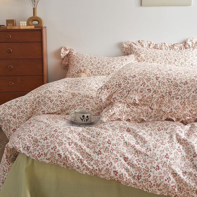 LifeTB Pink Red Flower Comforter Set King Vintage Garden Style Blooming Floral Comforter with 2 Ruffle Pillowcases Aesthetic Floral Bedding Set Soft Fluffy Cottagecore Comforter Set for Girls Women
