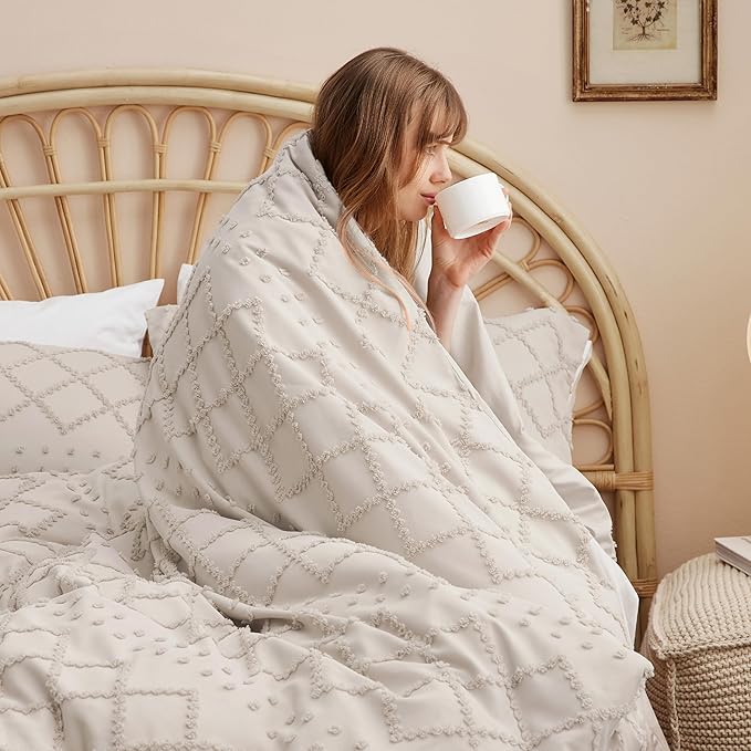 Bedsure Boho Cal King Duvet Cover - Beige Breathable & Soft Boho Bedding, Machine Washable Comforter Cover for All Seasons, Includes 1 Duvet Cover 104"x98" with 2 Pillow Shams & Zipper Closure