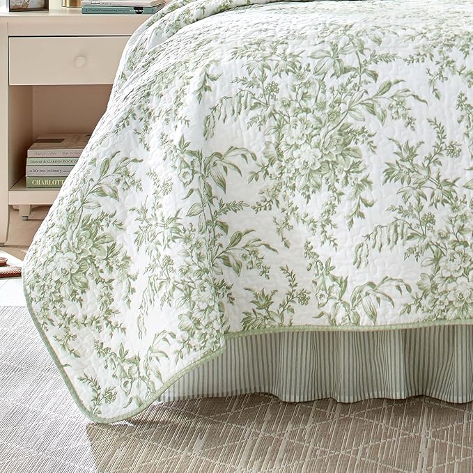 Laura Ashley - King Quilt Set, Soft & Reversible Cotton Floral Bedding with a Medium Weight Feel, 3 Piece Bed Set with Matching Pillowcases (Bedford Green/Off-White)