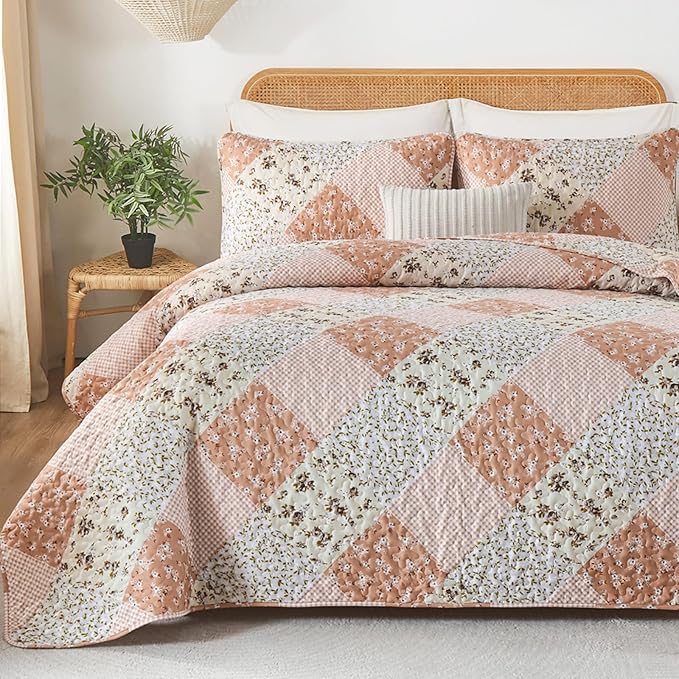 Dinjoy Pink Quilt Set Queen Size, Reversible Floral Plaid Patchwork Pattern Bedding Set Soft Microfiber Lightweight Bedspread Coverlet 3 Piece Spring Summer Use (90x96 inches)