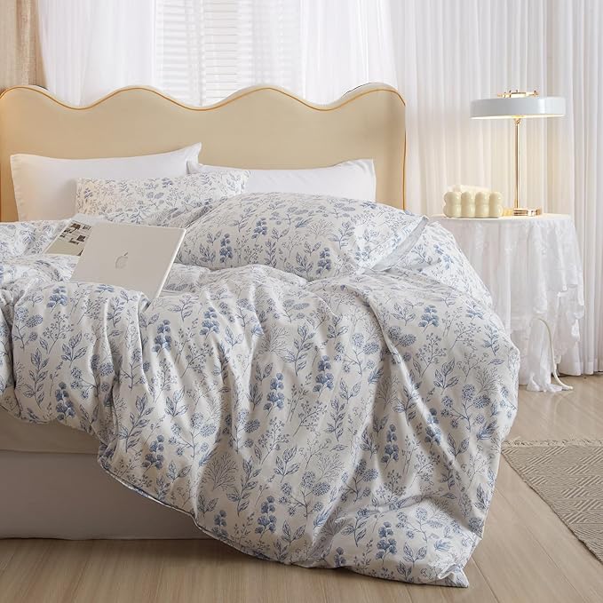 VM VOUGEMARKET Botanical Comforter Set Full 3 Pcs Farmhouse Style Blue Flower Branch Bed Comforter with 2 Pillowcases All Season Soft & Lightweight Comforter/Quilt Set for Girls Women 80"x90"