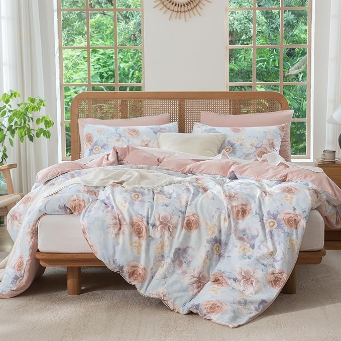 King Comforter Set Flowers 3 Pieces Soft Chic Crinkle Gauze Fabric Bedding, Garden Peony Floral Print Botanical Comforter for All Seasons Luxury Warmth Comfy Breathable with 2 Pillowcases