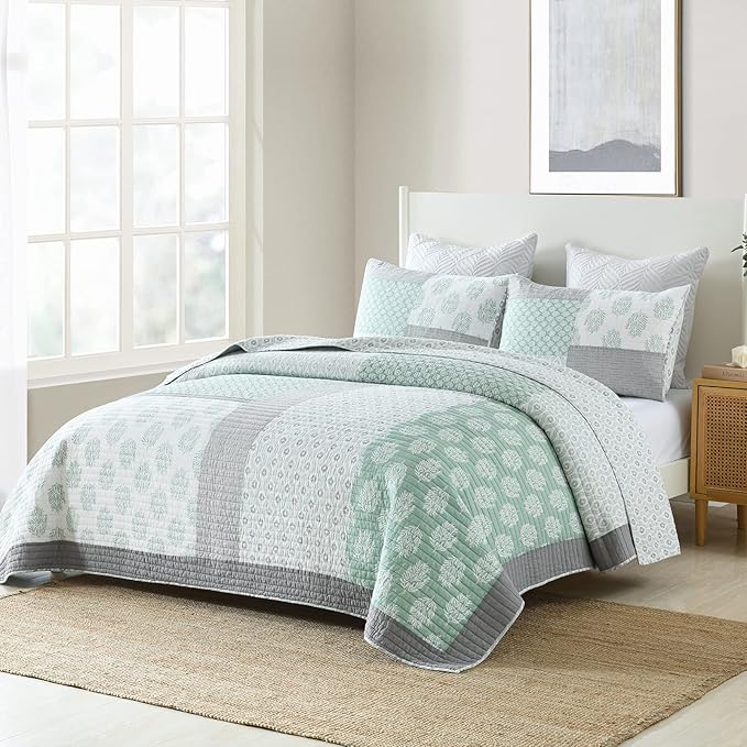 PANGUSHAN Quilt Set King Size, 100% Cotton Bedspread Quilt Bedding Set, Patchwork Reversible Floral Quilt for King Bed, Green/Grey/White Bed Spread, Lightweight Comforter for All Season, 3 Pieces