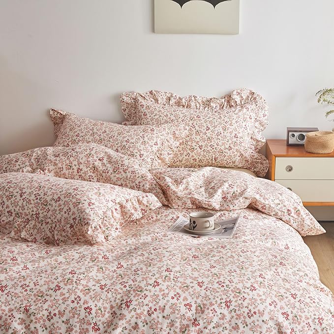 VM VOUGEMARKET Girls Comforter Set with Pink Red Flower Pattern Elegant Floral Bedding Comforter with 2 Ruffle Pillow Shams Cottagecore Comforter Set (3 pcs,Twin XL)