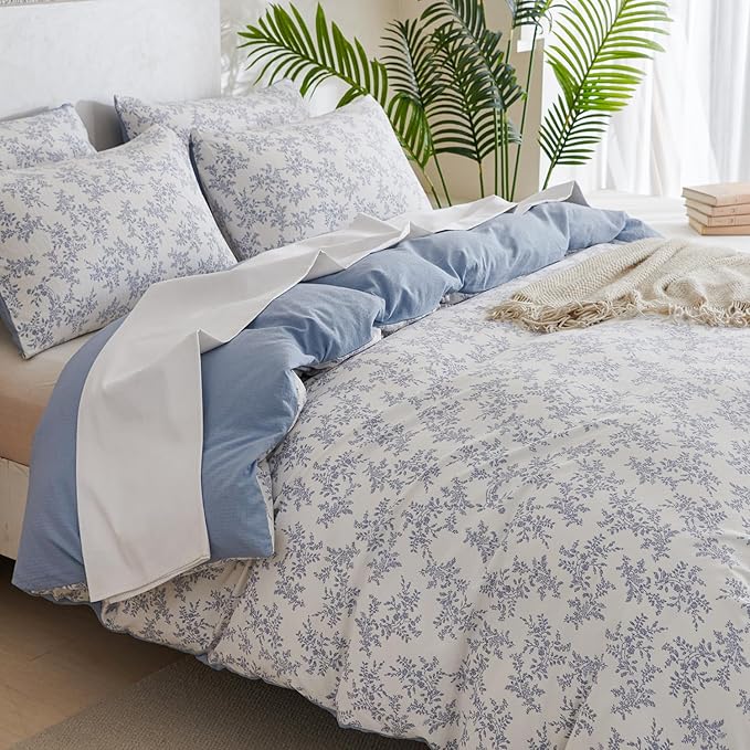 Floral Queen Comforter Set Soft 3 Pieces Chic Crinkle Gauze Fabric Garden Style Blue Floral Print Botanical Flower Comforter for All Seasons Luxury Warmth Comfy Breathable with 2 Pillowcases