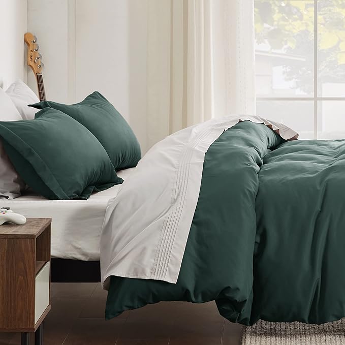 Bedsure Duvet Cover Queen Size - Soft Double Brushed Bedding Set for Kids & Adults, Zipper Closure, 3 Pieces, Includes 1 Duvet Cover (90"x90") & 2 Pillow Shams, NO Comforter, Forest Green