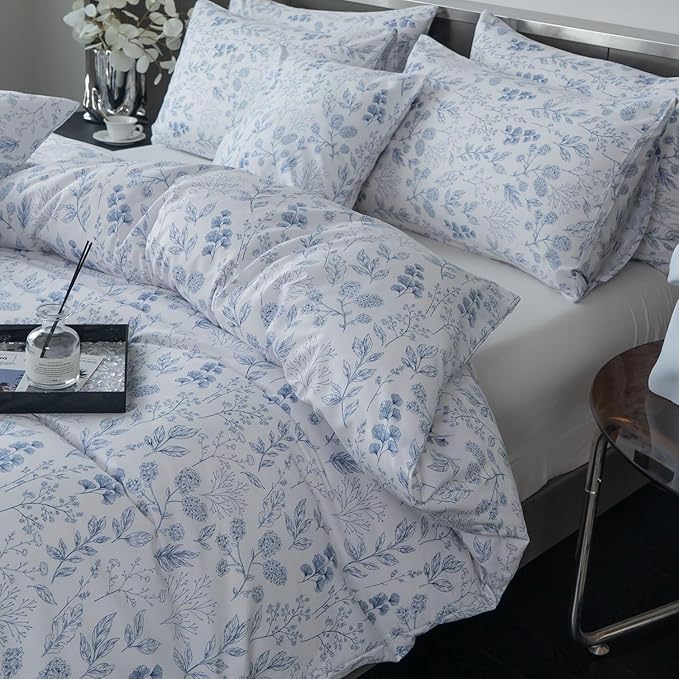 Floral Comforters Full Size 3-Piece Soft Chic Garden Style Blue Floral Print Lightweight Botanical Flower Comforter Set for All Seasons - 1 Comforter and 2 Pillowcases