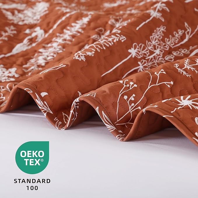 JANZAA Terracotta Bed Spread Boho Quilt with Floral Pattern Microfiber Quilts Set - 3 Pieces Lightweight Comforter Reversible Bedding - 1 Quilt 104x90 inches, 2 Pillowcases