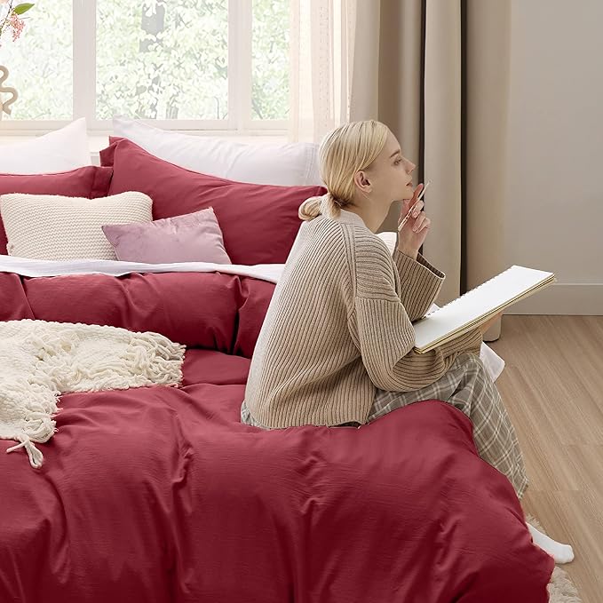Bedsure Red Duvet Cover Queen Size - 3 Pieces Prewashed Cotton-Like Extra Soft Bedding Set, Includes 1 Duvet Cover 90x90 Inches with Zipper Closure & 2 Pillow Shams, Comforter Not Included