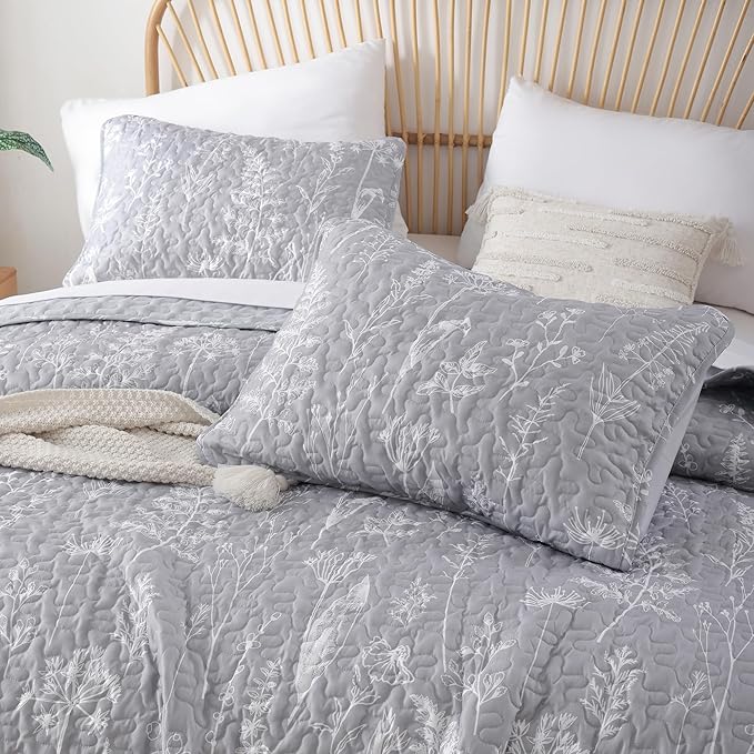 Janzaa Twin Boho Quilt Set - Grey Floral Pattern Microfiber Quilt & Pillowcase, 66x90 inches