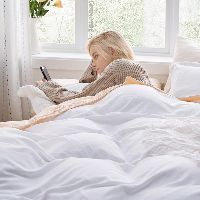 Bedsure Bright White Duvet Cover Queen Size - 3 Pieces Prewashed Extra Soft Bedding Set, Includes 1 Duvet Cover 90x90 Inches with Zipper Closure & 2 Pillow Shams, Comforter Not Included