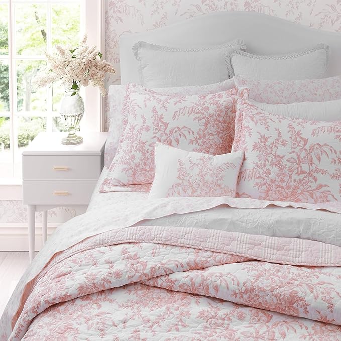 Laura Ashley - Queen Quilt Set, Soft & Reversible Cotton Floral Bedding with a Medium Weight Feel, 3 Piece Bed Set with Matching Pillowcases (Bedford Pink)