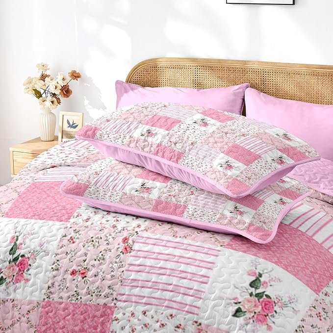 Quilt Set Full/Queen Size, Pink Patchwork Flowers 3 Pcs Soft Bed Cover Bedding Set, Garden Floral Lightweight Bedspread Coverlet with 2 Pillow Sham for All Season