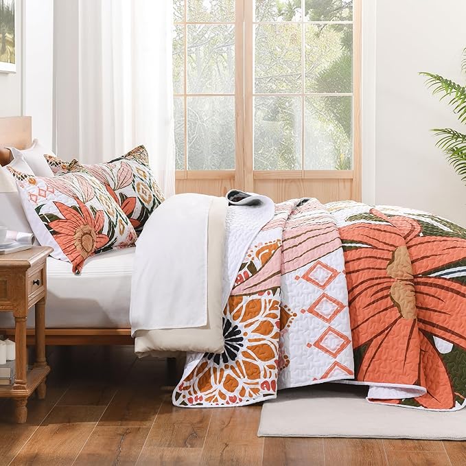 Andency Floral Boho Queen Quilt Bedding Set Pink, 3 Pieces Farmhouse Flower Botanical Summer Bedspreads with 2 Shams, Soft Reversible Lightweight Microfiber Coverlet Set for All Season, 90"x96"