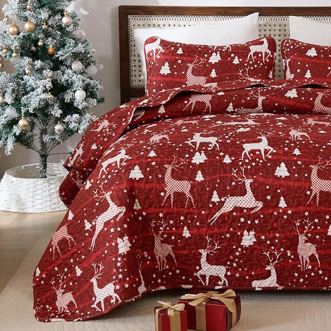 Dinjoy Christmas Quilt King Size with 2 Pillow Shams, Lightweight Bedspread Holiday Red Soft Coverlet Reindeer Pattern Bedspread for All Seasons Bed Cover Home Decor