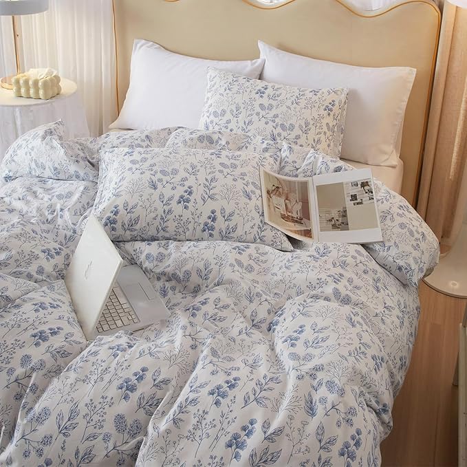 HighBuy Blue Floral Comforter Set Queen White Coquette Bedding Comforter Sets Queen Boho 3 Piece for Women Girl Cottagecore Blue Flower Comforter Set with 2 Pillowcases,Boho Bed Comforter Sets