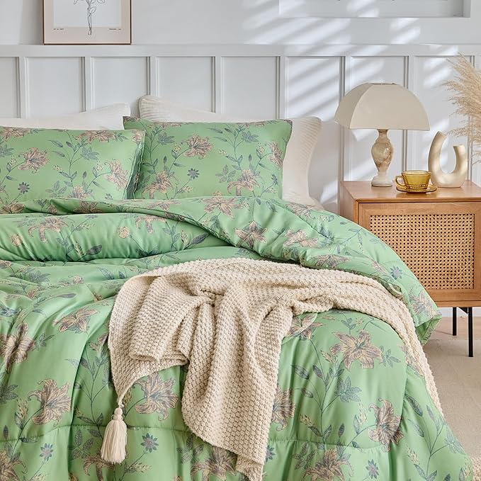 VM VOUGEMARKET Green Floral Bedding Twin XL Comforter Sets Soft Microfiber Vintage Garden Flower Bedding Comforter Set 1 Comforter & 2 Pillowcases Chic Botanical Comforter Set for Girls
