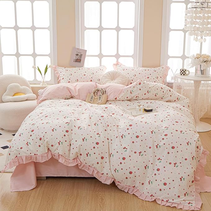 VM VOUGEMARKET Strawberry Comforter Set Twin,Cute Ruffle Comforter with 2 Pillowcases Fluffy Reversible Kids Girls Bedding Comforter Set for All Seasons(3pcs,Twin XL)