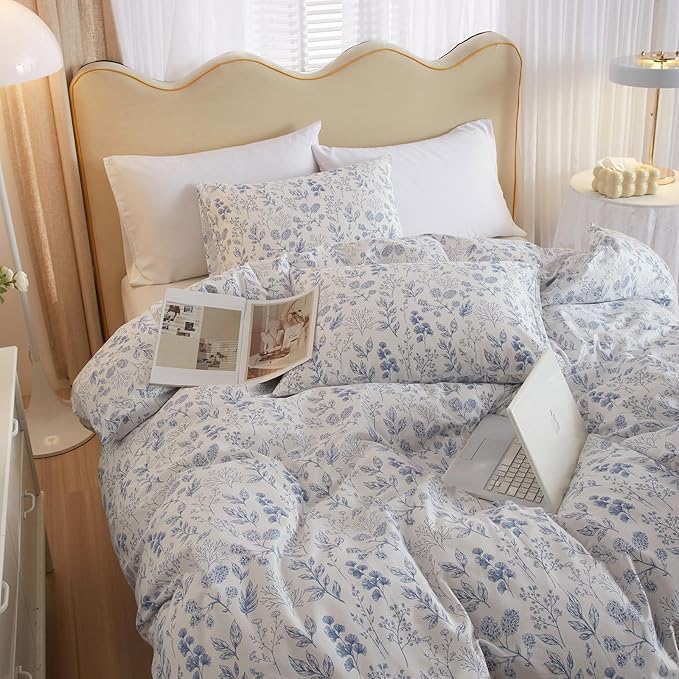 HighBuy White Blue Floral Cottagecore Boho Comforter Set, Full Size, 3 Piece, 1 Comforter & 2 Pillowcases, All Season