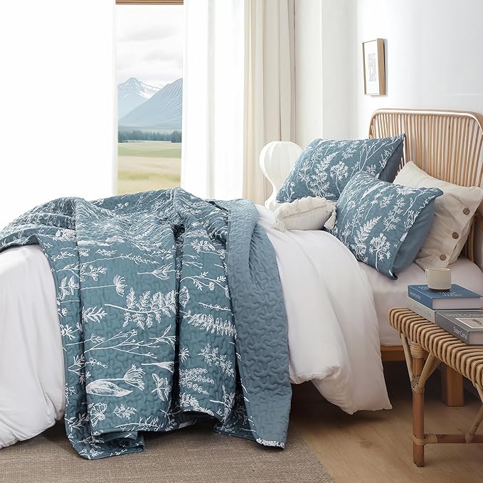 JANZAA Twin Quilt Mineral Blue Quilt Bed Spread Boho Quilt with Floral Pattern Microfiber Quilts Set 2 Pieces Lightweight Comforter Reversible Bedding Set, 1Quilt 66x90 inches,1 Pillowcase