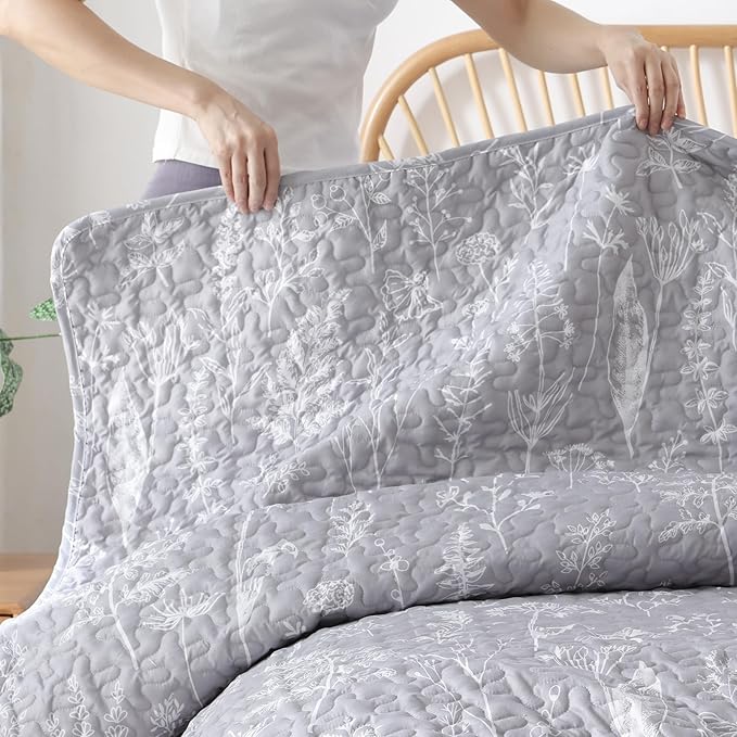 JANZAA Quilt King Size Grey Quilt Bed Spread Boho Quilt with Floral Pattern Microfiber Quilts Set 3 Pieces Lightweight Comforter Reversible Bedding Set,1 Quilt 104x90 inches, 2 Pillowcases