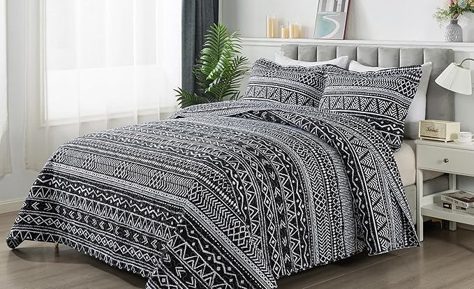 Travan 3-Piece Queen Quilt Set Striped Pattern Microfiber Soft Lightweight Bedding Set with Shams for All Season, Black Strips, Queen Size