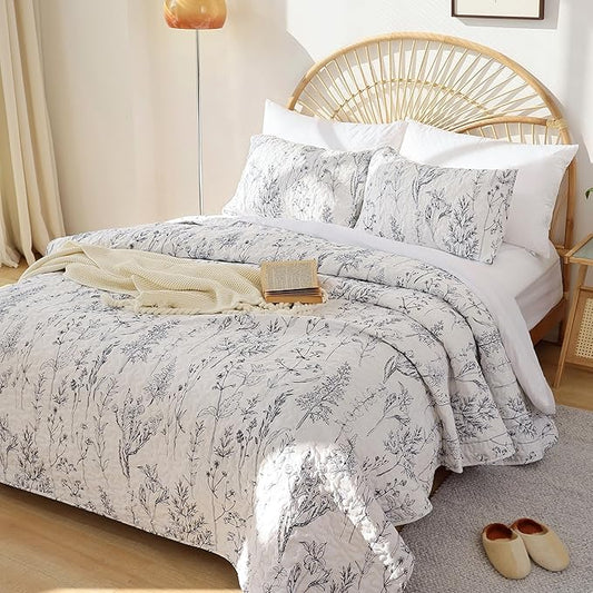 JANZAA Quilts Queen Size White Floral Bed Spread with Black Botanical Pattern Boho Queen Quilt Bedding Set Soft Lightweight Microfiber All Season (2 Pillow Cases)