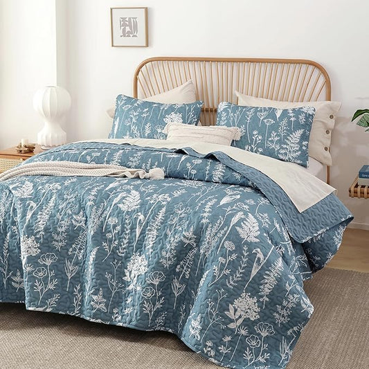 JANZAA Twin Quilt Mineral Blue Quilt Bed Spread Boho Quilt with Floral Pattern Microfiber Quilts Set 2 Pieces Lightweight Comforter Reversible Bedding Set, 1Quilt 66x90 inches,1 Pillowcase