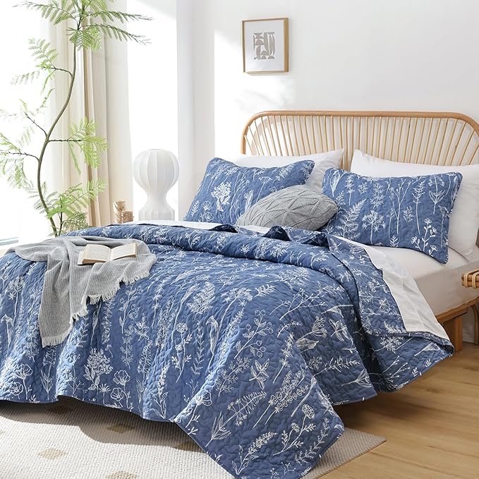 JANZAA Twin Quilt Infinity Blue Quilt Bed Spread Boho Quilt with Floral Pattern Microfiber Quilts Set 2 Pieces Lightweight Comforter Reversible Bedding Set, 1 Quil 66x90 inches, 1 Pillowcase