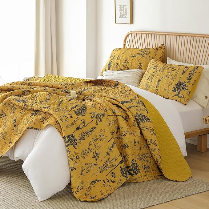 JANZAA Quilts Queen Size Ginger Quilt Botanical with Floral Pattern Microfiber Bedspreads Queen Size 3 Pieces Lightweight Comforter Reversible Bedding Set, 1 Quilt 90x90 inches, 2 Pillowcases