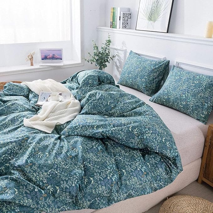 Blue Flower Comforter Full Size Comforter Set Vintage Style Floral Comforter Set for Girls Boys Garden Floral Pattern Bedding Comforter with 2 Pillowcases All Seasons Fluffy Bedding Set Full Size