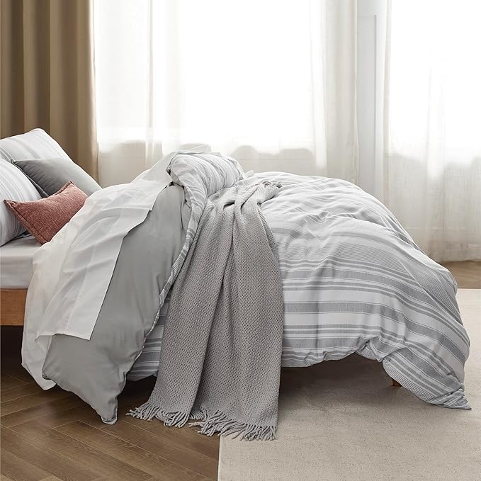 Bedsure Duvet Cover King Size - Striped Reversible Duvet Cover Set with Zipper Closure, 3 Pieces Grey Bedding Set with 8 Corner Ties and 2 Pillow Shams 20"x36"