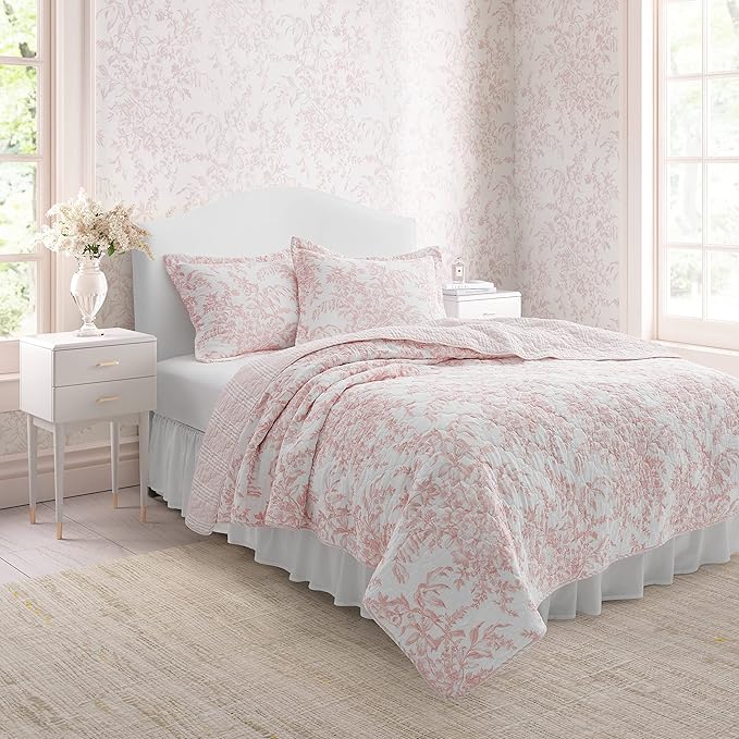 Laura Ashley - King Quilt Set, Soft & Reversible Cotton Floral Bedding with a Medium Weight Feel, 3 Piece Bed Set with Matching Pillowcases (Bedford Pink)