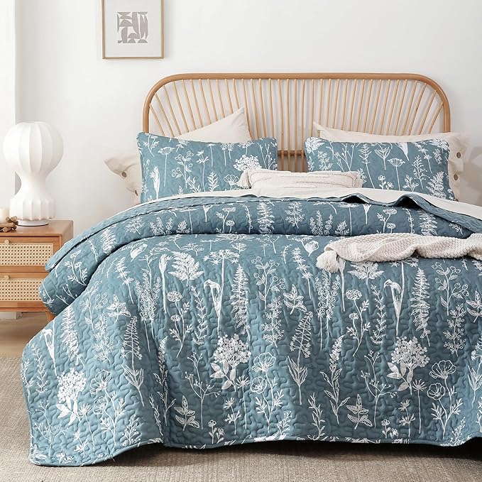 JANZAA Quilt King Size Mineral Blue Quilt Bed Spread Boho Quilt with Floral Pattern Microfiber Quilts Set 3 Pieces Lightweight Comforter Reversible Bedding Set,1Quilt 104x90 inches, 2 Pillowcases