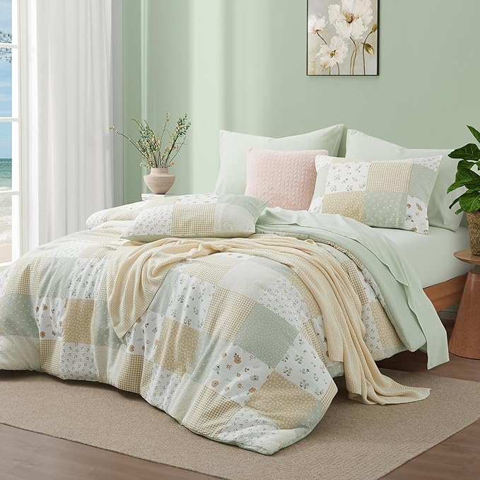 Oli Anderson King Comforter Set, 7 Pieces Light Green Floral Seersucker Bed Comforter, Patchwork Reversible Bed in a Bag with Comforter, Sheets, Pillowcases & Shams (Light Green, King)