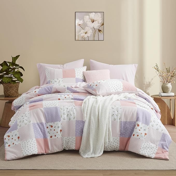 Oli Anderson King Comforter Set, 7 Pieces Misty Pink Floral Seersucker Bed Comforter, Patchwork Reversible Bed in a Bag with Comforter, Sheets, Pillowcases & Shams (Misty Pink, King)