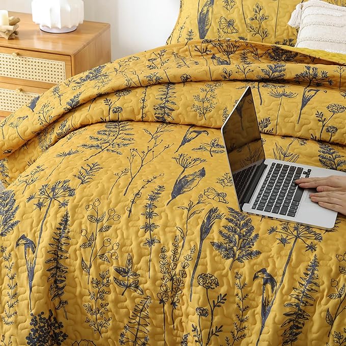 JANZAA Quilts Queen Size Ginger Quilt Botanical with Floral Pattern Microfiber Bedspreads Queen Size 3 Pieces Lightweight Comforter Reversible Bedding Set, 1 Quilt 90x90 inches, 2 Pillowcases