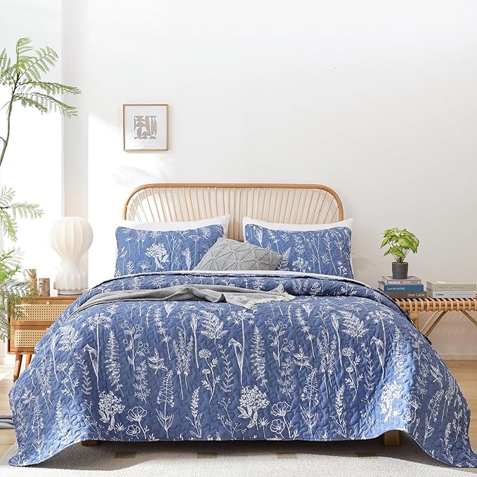 JANZAA Quilt King Size Infinity Blue Quilt Bed Spread Boho Quilt with Floral Pattern Microfiber Quilts Set 3 Pieces Lightweight Comforter Reversible Bedding Set,1Quilt 104x90 inches, 2 Pillowcases