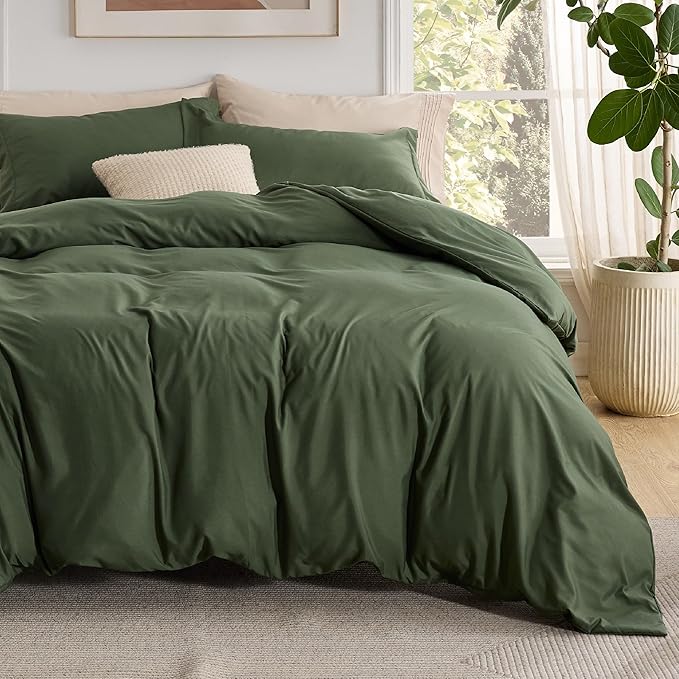 Bedsure Duvet Cover with Fitted Sheet King - Warm Deep Pocket, Hotel Luxury Soft Double Brushed Bedding Set with Zipper Closure, 1 Duvet Cover, 1 Fitted Sheet, 2 Pillow Shams, NO Comforter, Green
